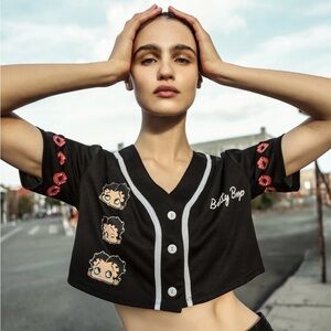 Vintage Y2K Betty Boop Black Button Down Jersey Style Crop Top Grunge